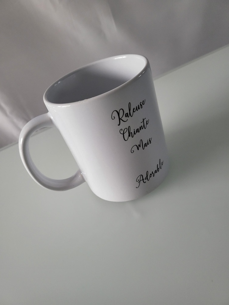 MUG Râleuse chiante mais adorable prénom