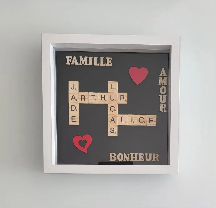 Cadre Scrabble (Carré) Famille Bonheur 4 prénoms